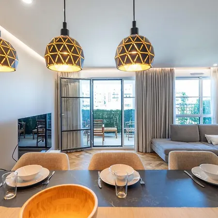 Prestige By Plaza *